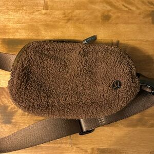LULULEMON BROWN SHERPA EVERYWHERE BELT BAG
